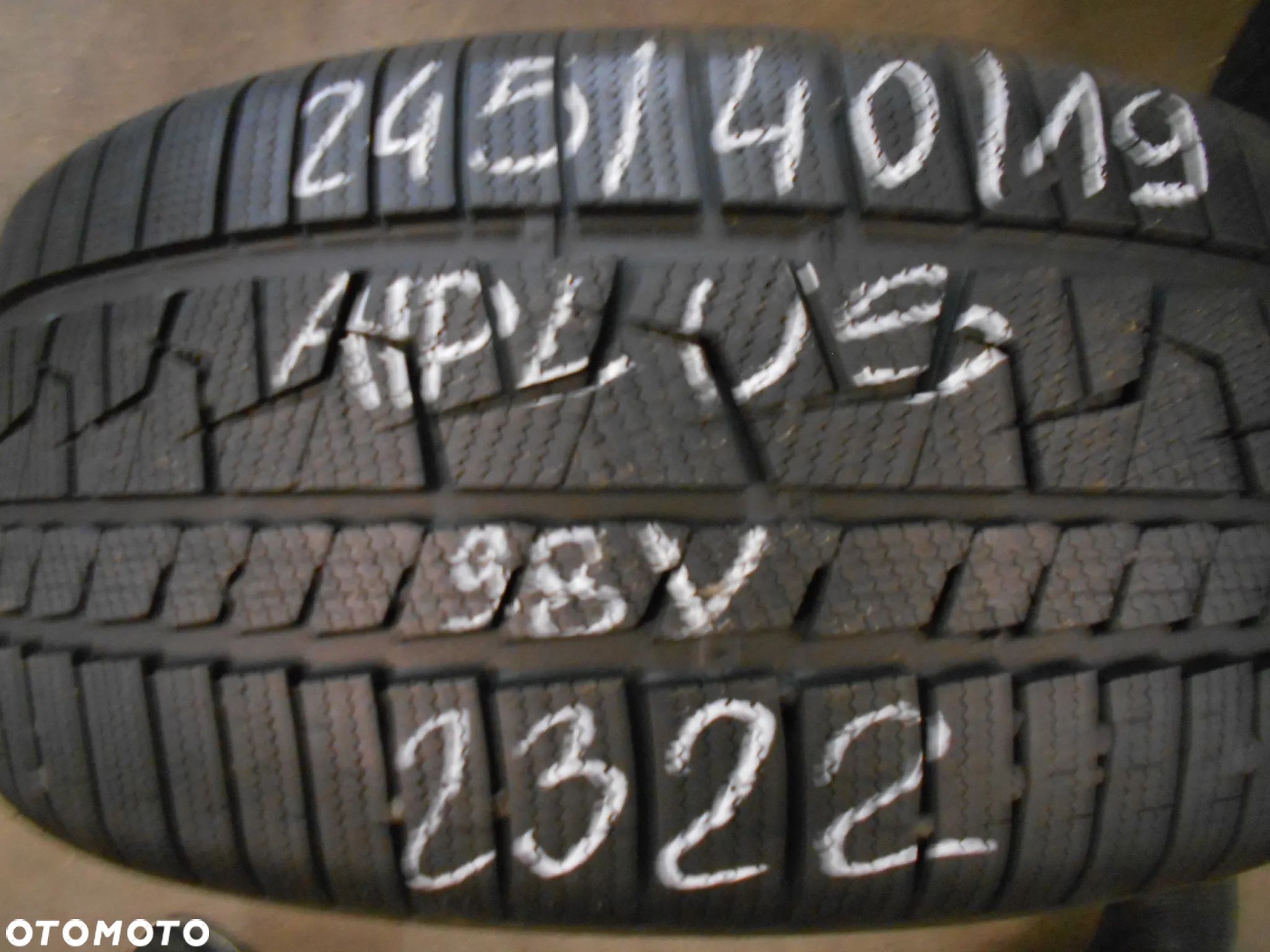 OPONA POJEDYNKA 245/40R19 APLUS A 702 DOT 2322 8.4MM - 1