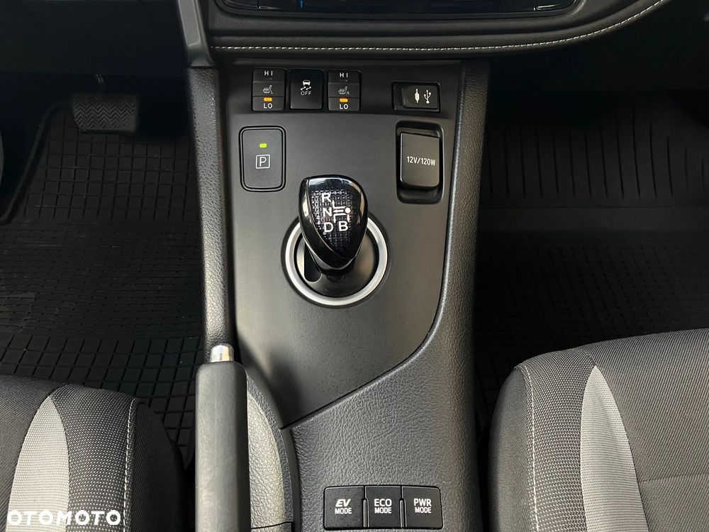 Toyota Auris Hybrid 135 Premium - 29