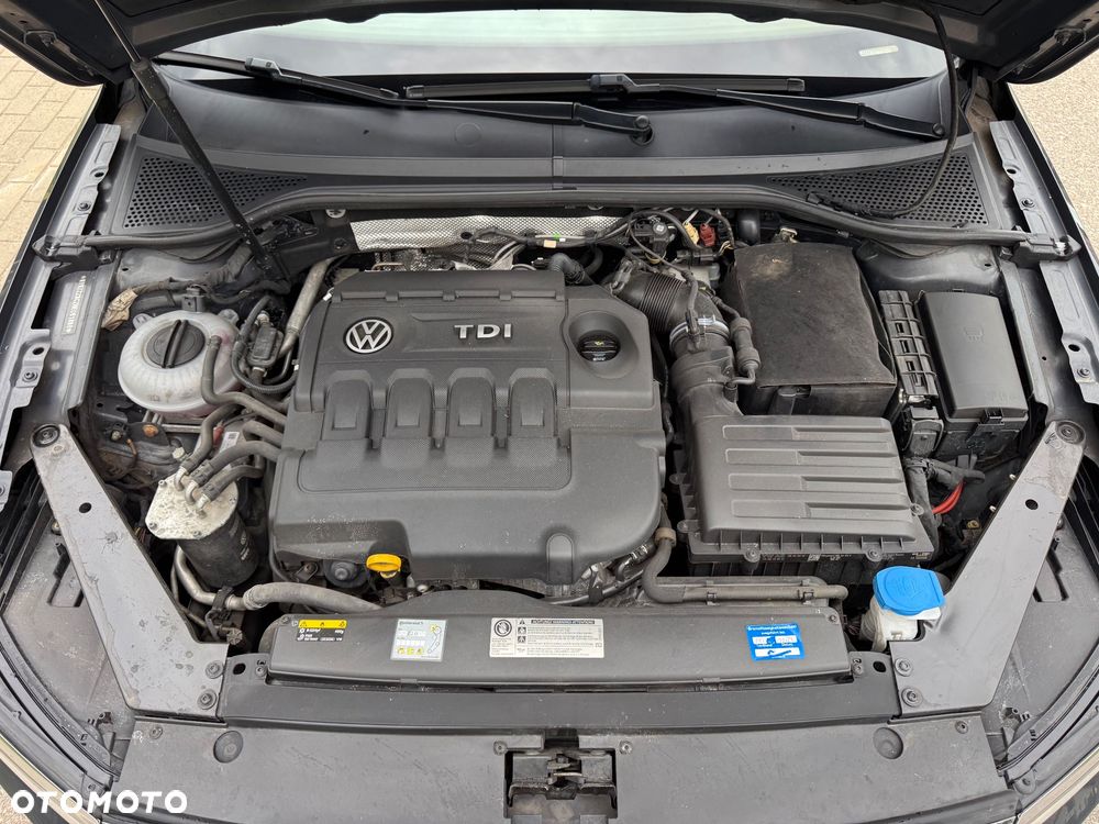 Volkswagen Passat 2.0 TDI BMT Highline - 34