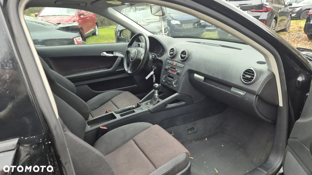 Audi A3 3-drzwiowe 2.0 FSI Ambiente - 12