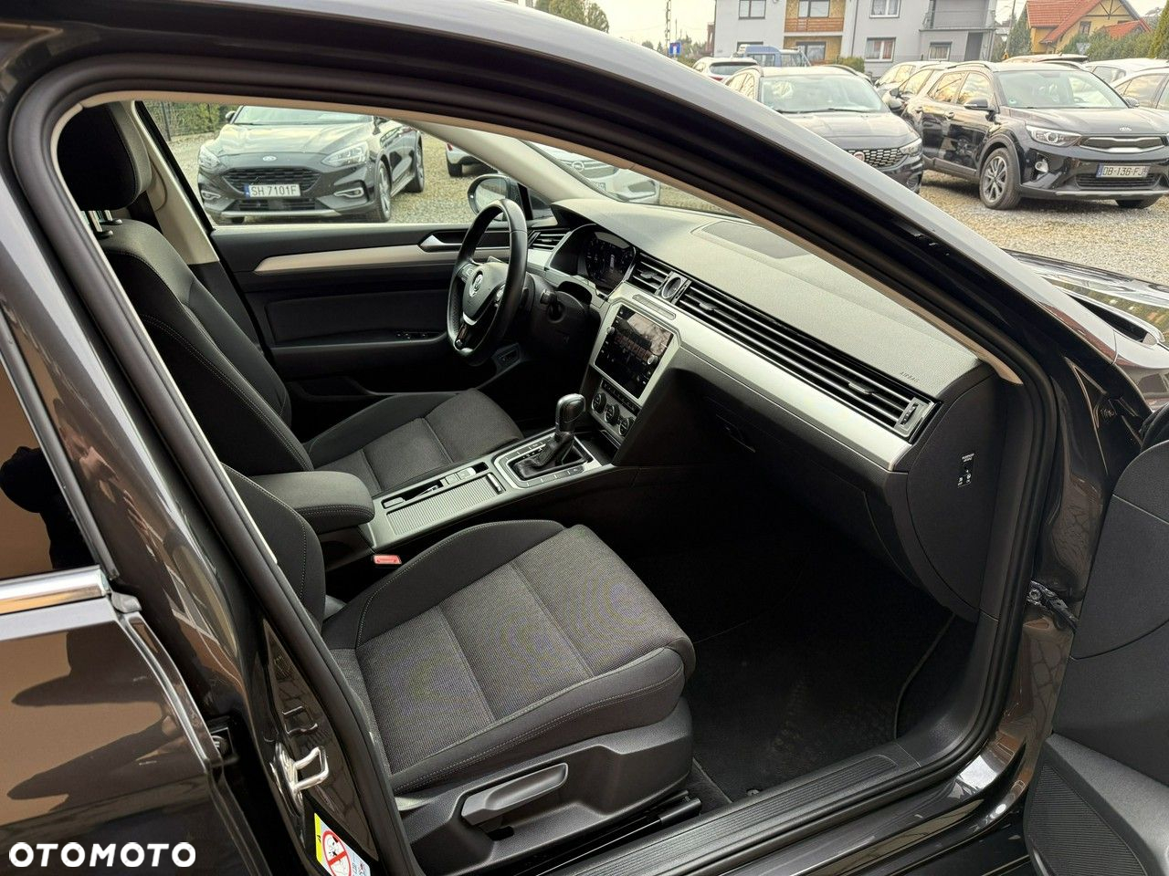 Volkswagen Passat Variant 1.6 TDI SCR DSG Comfortline - 23