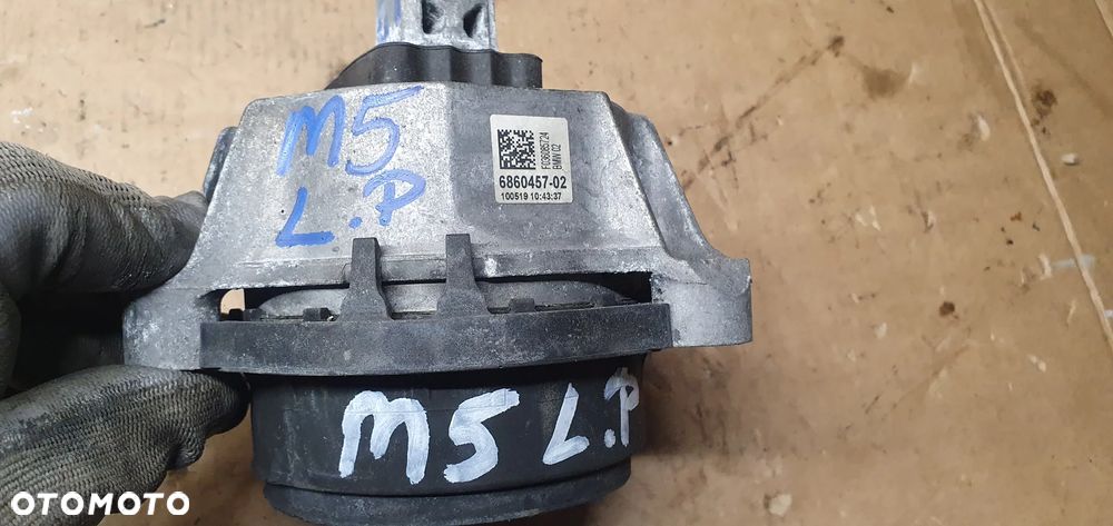 Łapa poduszka silnika lewa BMW M5 G30 F90 4.4 V8 6860457 - 8