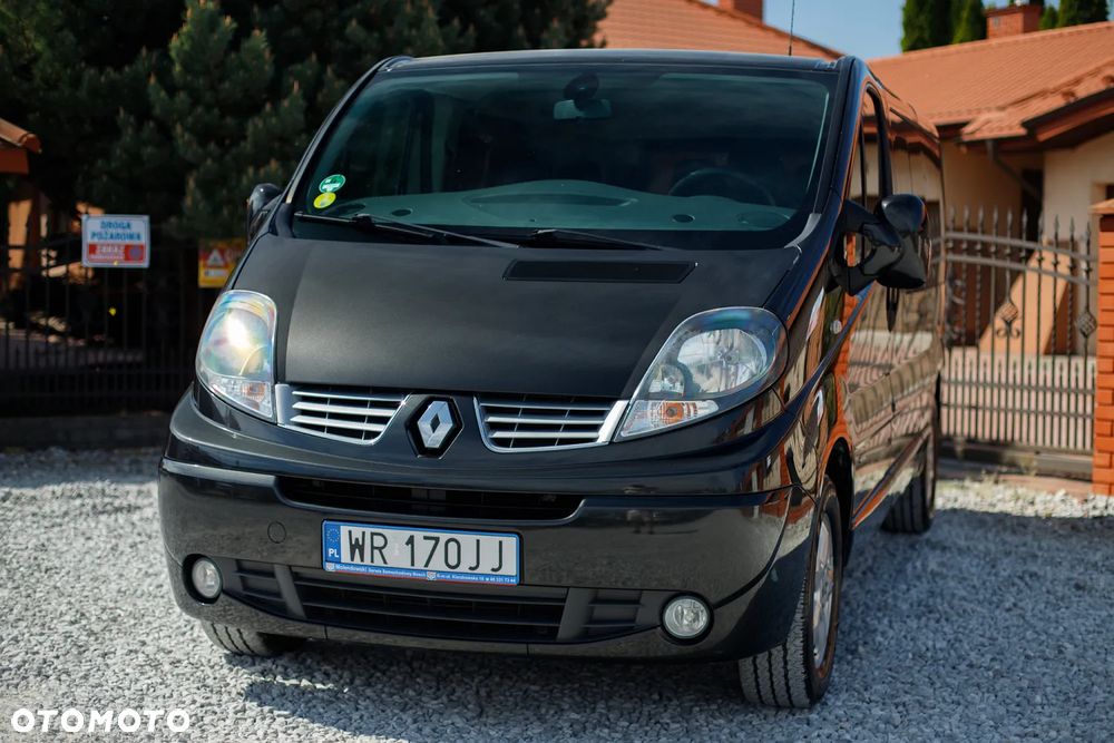 Renault Trafic Grand Passenger Black Edition - 18