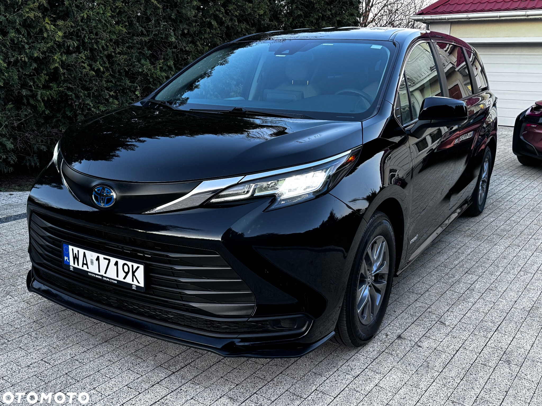 Toyota Sienna - 4