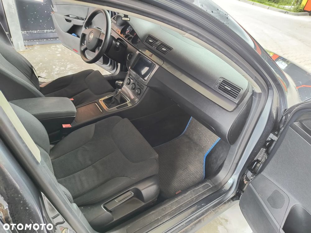 Volkswagen Passat 1.9 TDI Comfortline - 22