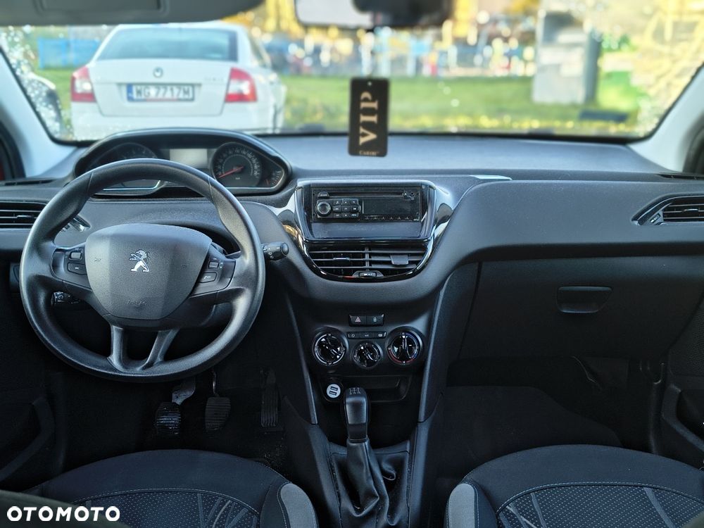 Peugeot 208 - 5