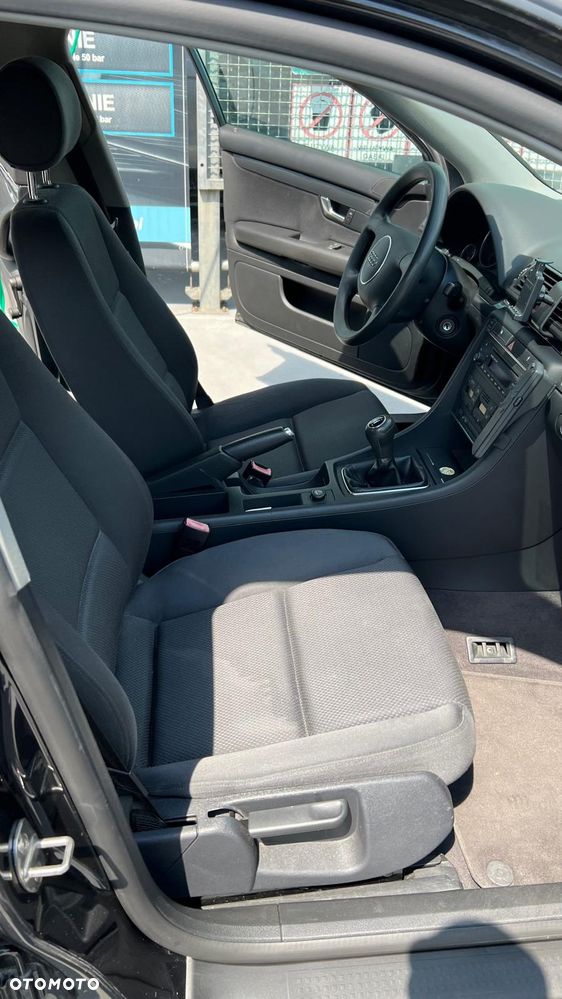 Audi A4 Limousine - 15