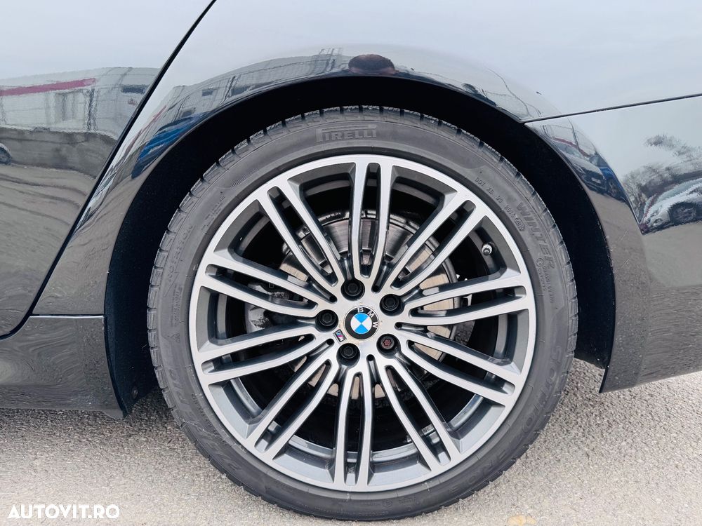 BMW Seria 5 520d Touring Aut. M Sport Edition - 12