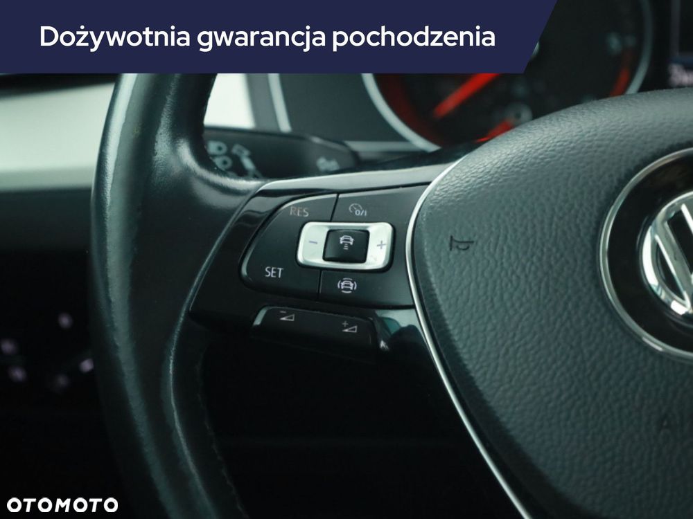 Volkswagen Passat - 17