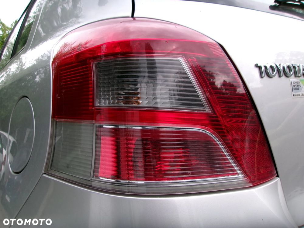 LAMPA TYŁ PRAWA LEWA TOYOTA YARIS II 09-11  LIFT EU - 1
