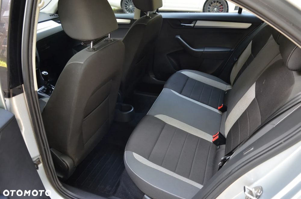 Skoda RAPID 1.6 TDI DPF Ambition - 9