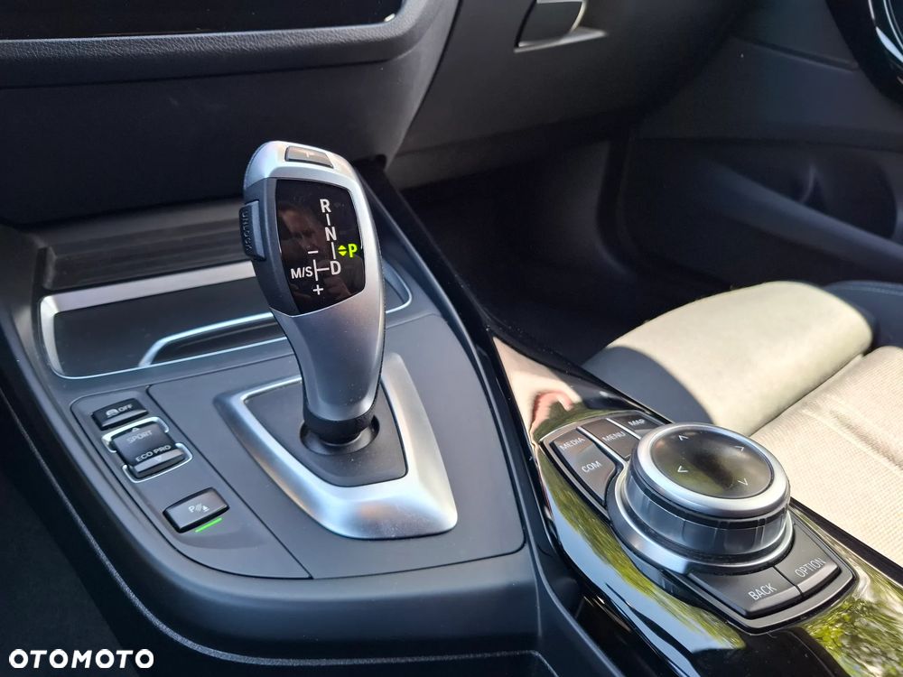 BMW Seria 1 - 24