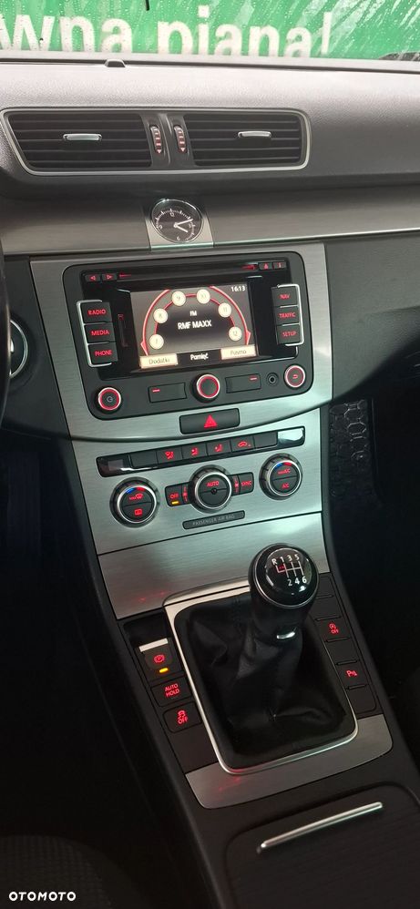 Volkswagen Passat 1.6 TDI BlueMotion - 11