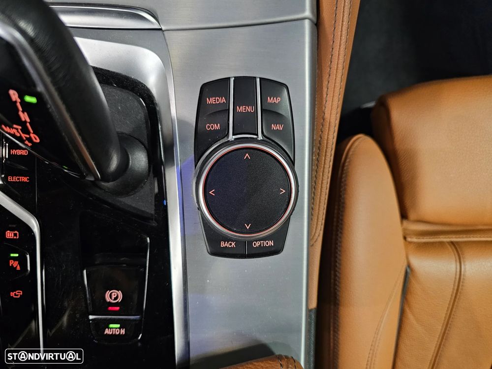 BMW 530 e Pack Desportivo M - 20