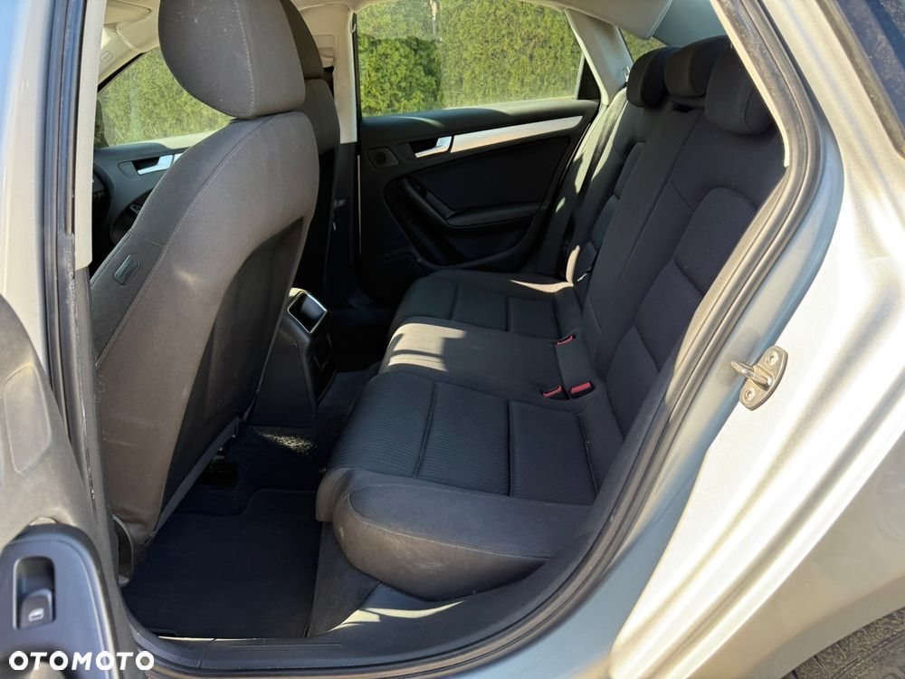 Audi A4 Limousine - 14