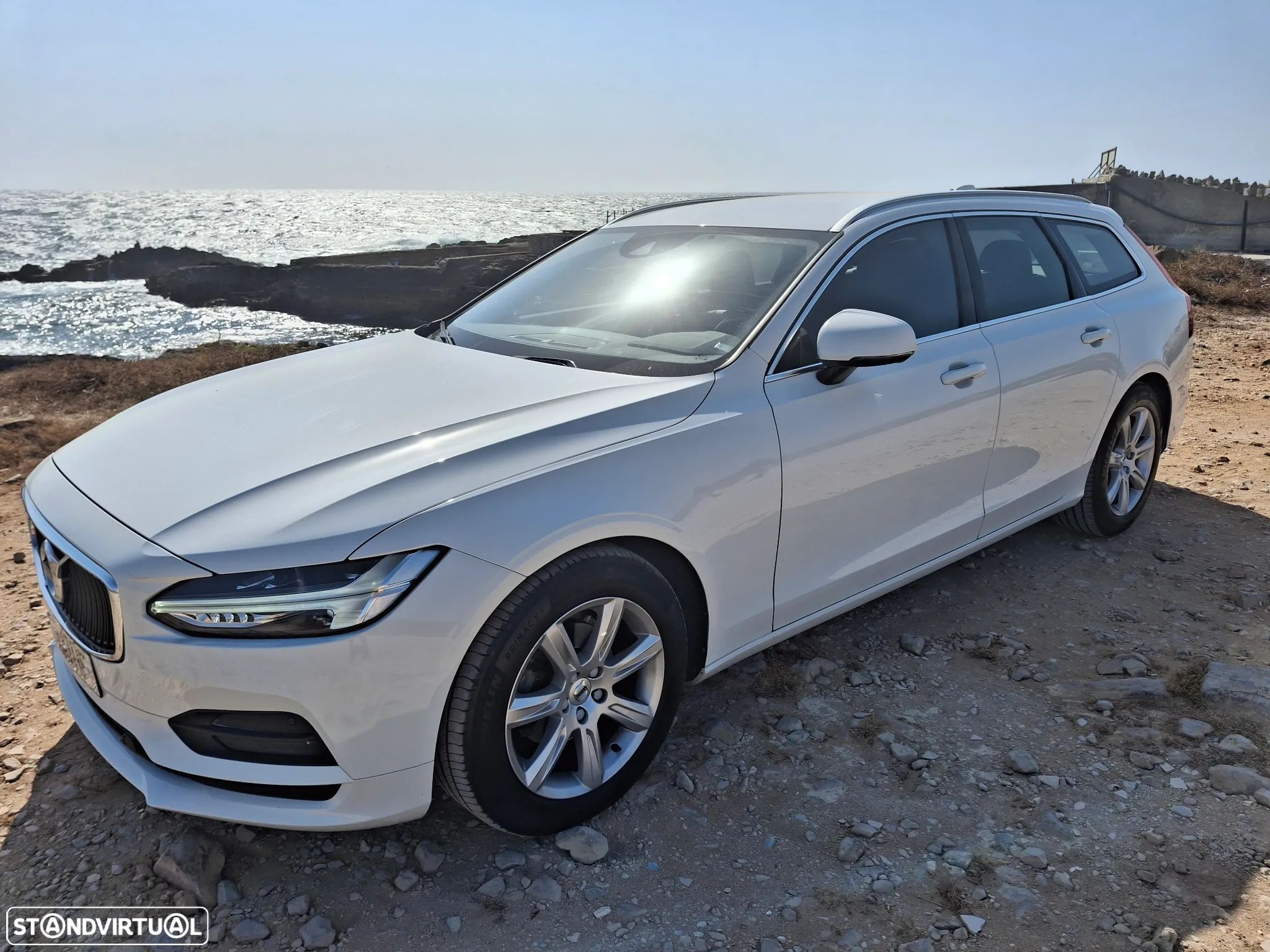 Volvo V90 2.0 D4 Momentum Plus Geartronic - 1