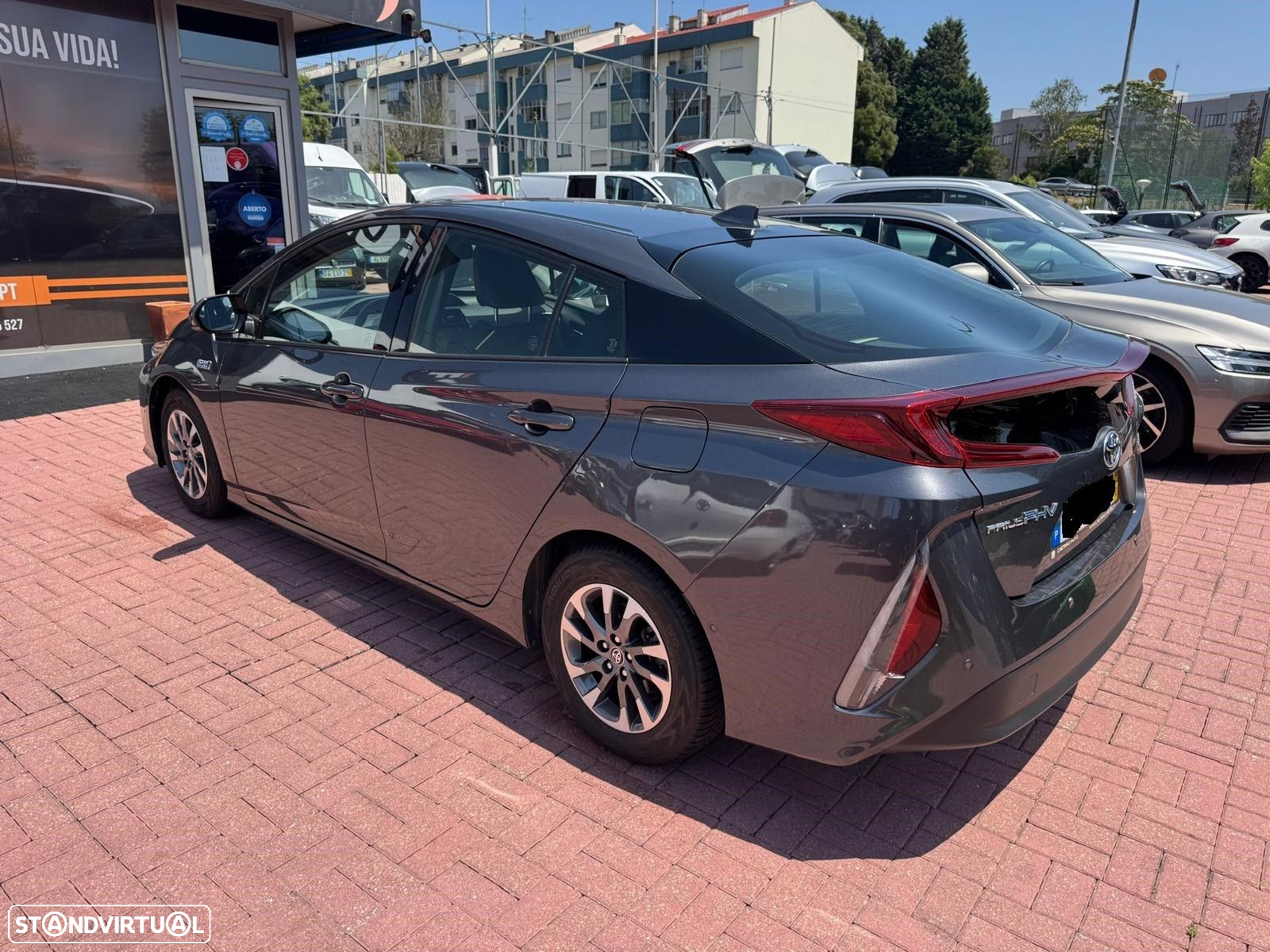 Toyota Prius 1.8 Plug-In Premium - 34