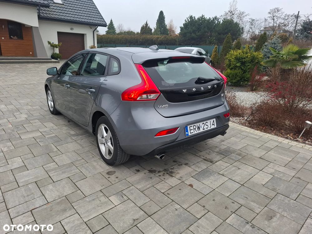 Volvo V40 T2 You - 10