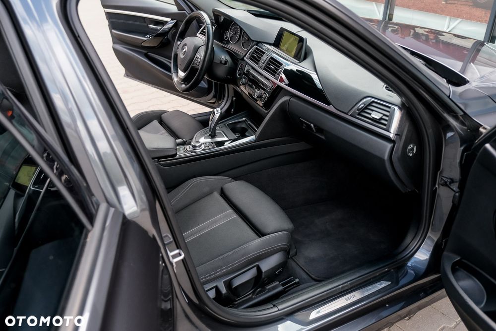 BMW Seria 3 318d Sport Line Shadow - 5