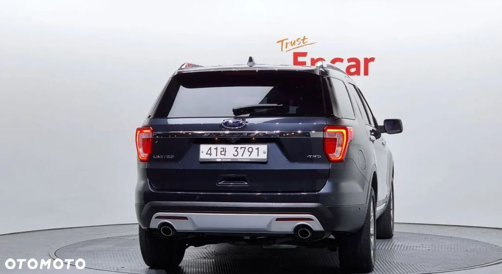 Ford Explorer - 5