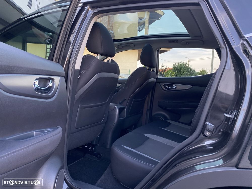 Nissan Qashqai 1.5 dCi N-Connecta 18 - 26