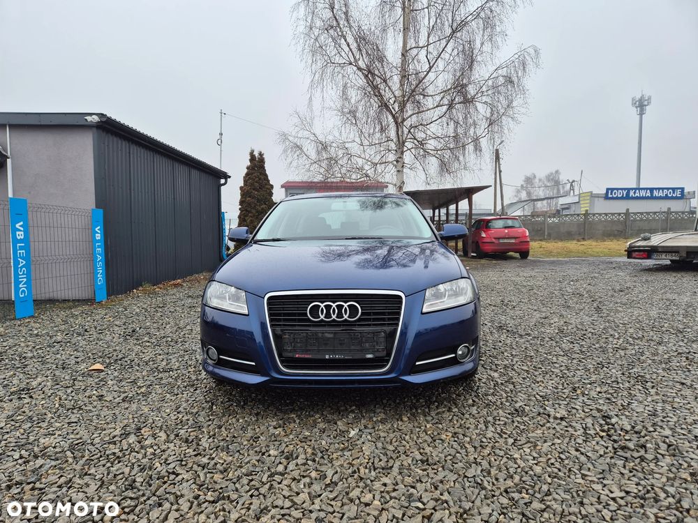 Audi A3 Sportback 1.6 TDI DPF Ambiente - 2