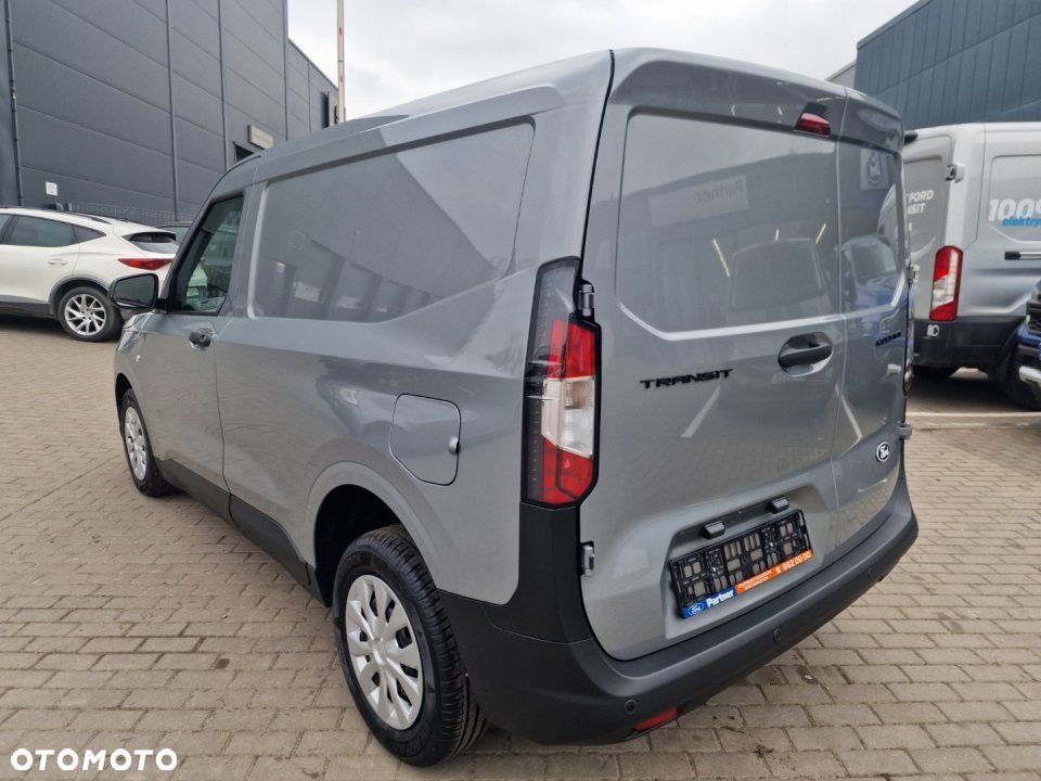 Ford Transit Courier - 6