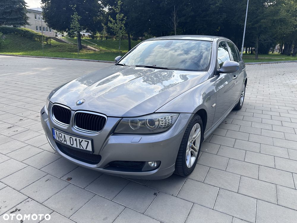BMW Seria 3 318i - 1
