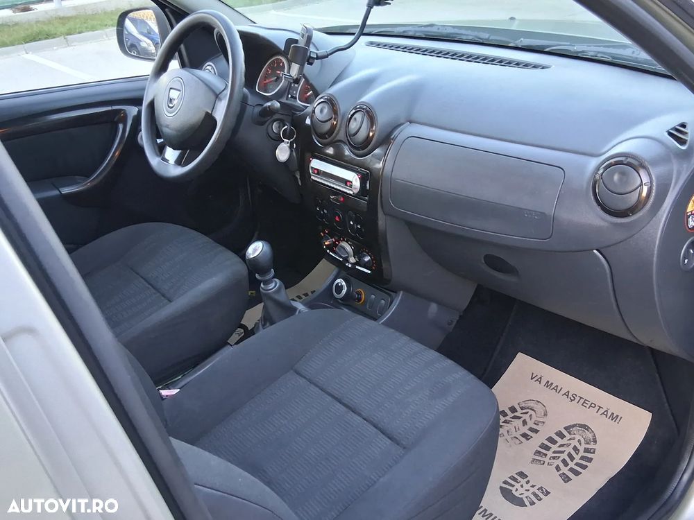 Dacia Duster 2011 photo 5