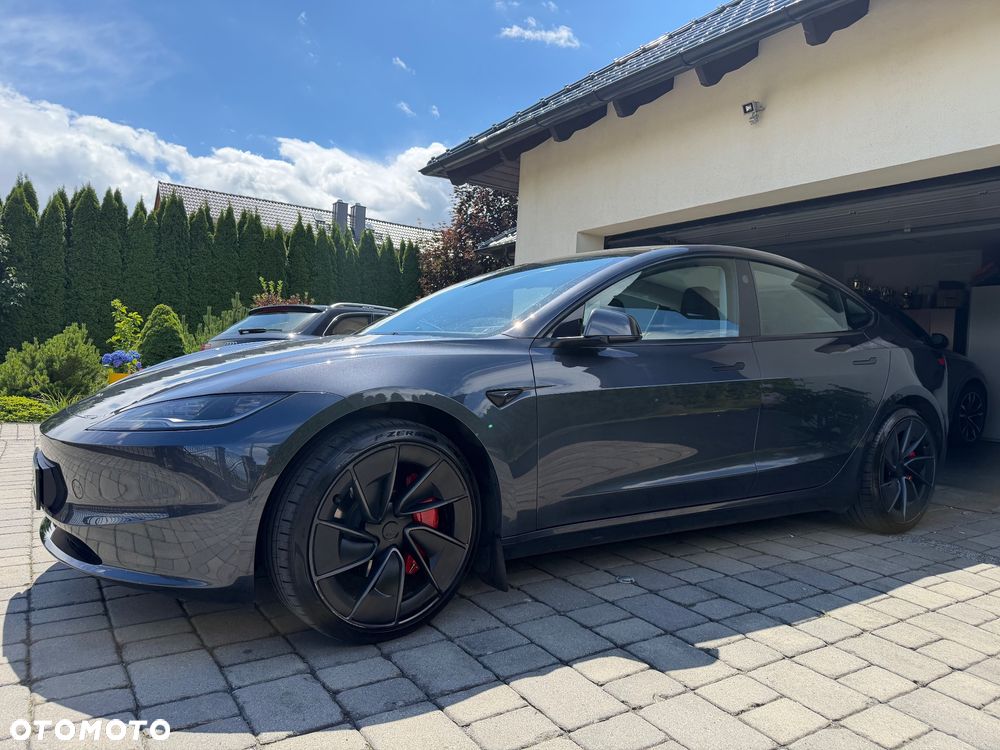 Tesla Model 3 AWD - 1