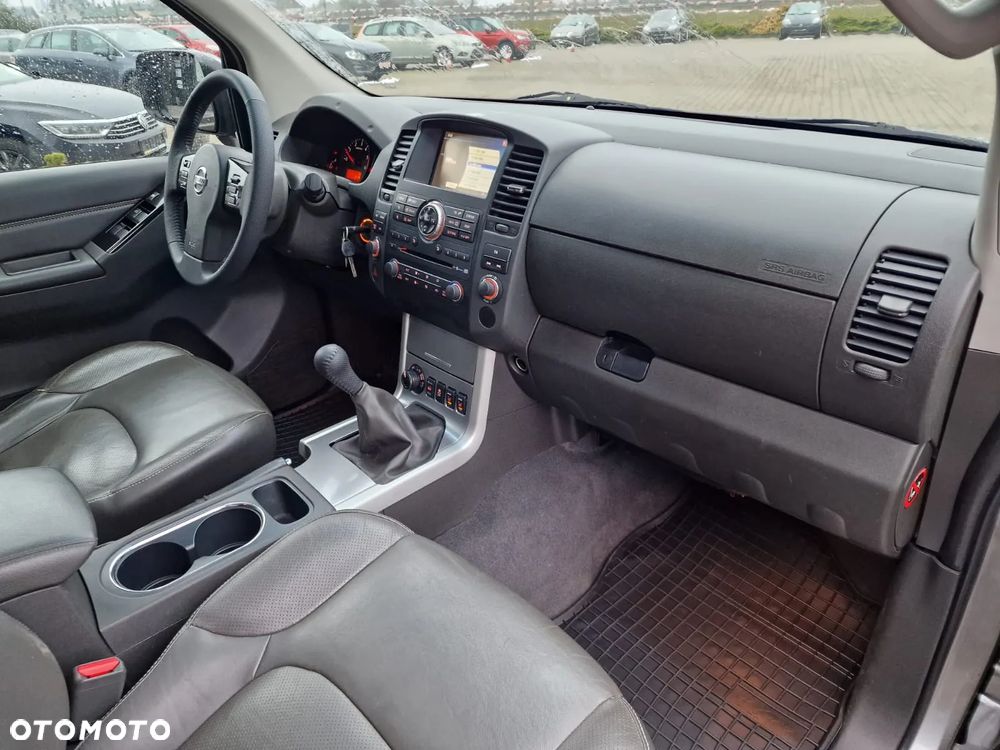 Nissan Navara 2.5 D FE - 8