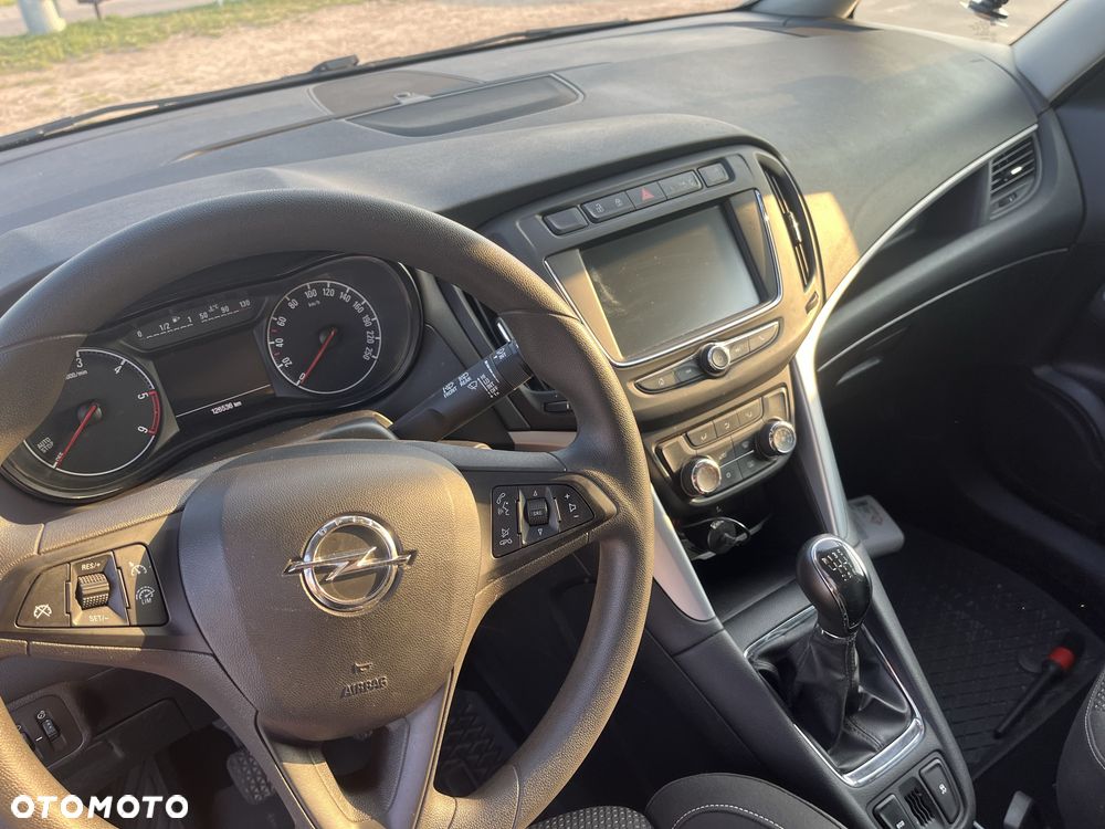Opel Zafira - 2