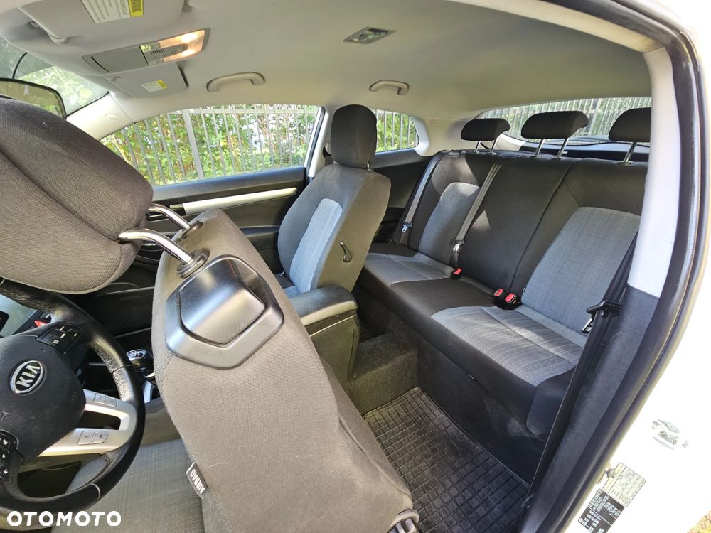 Kia Ceed 1.4 Comfort + - 25