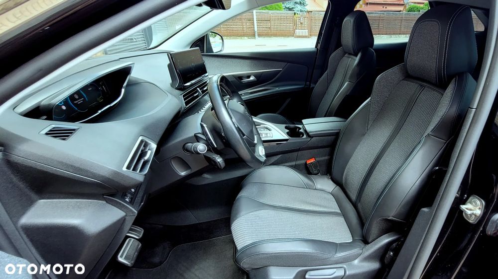 Peugeot 3008 1.6 PureTech HYbrid GT Line S&S EAT8 - 26