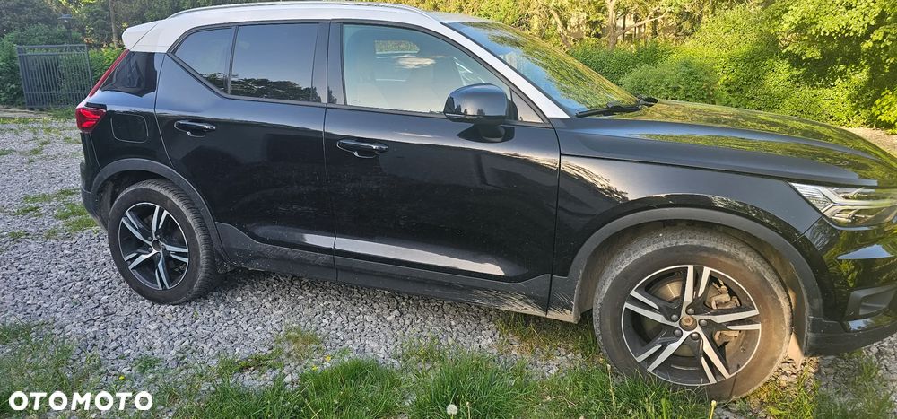 Volvo XC 40 T5 AWD Momentum - 4
