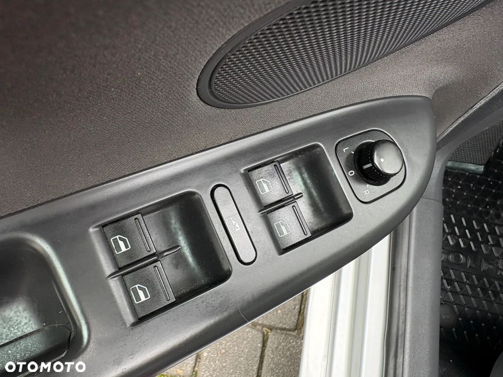 Volkswagen Golf Plus 1.9 TDI Comfortline - 10
