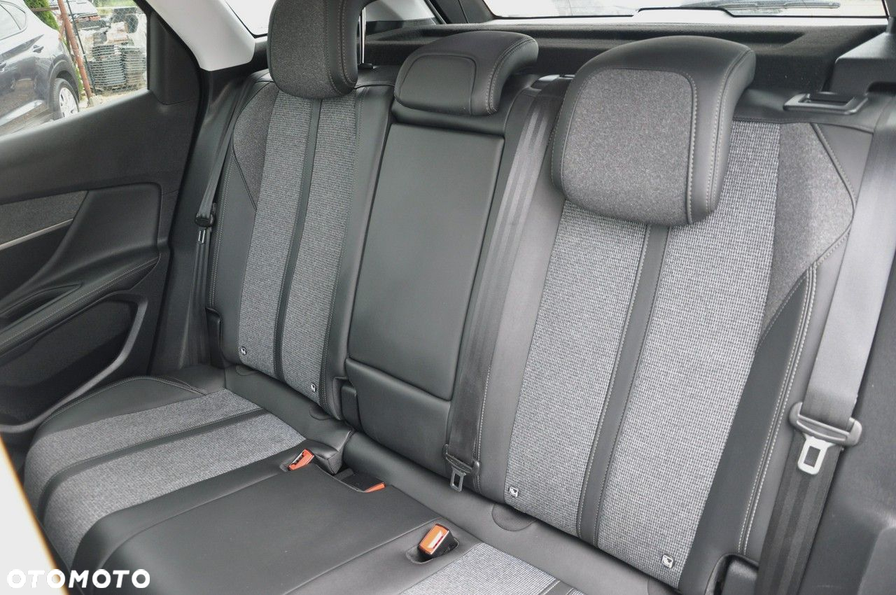 Peugeot 3008 1.5 BlueHDi Allure S&S - 13