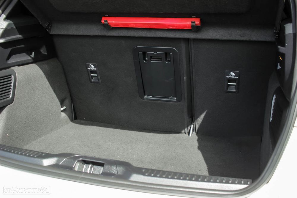 Ford Focus 1.0 EcoBoost MHEV ST-Line - 9