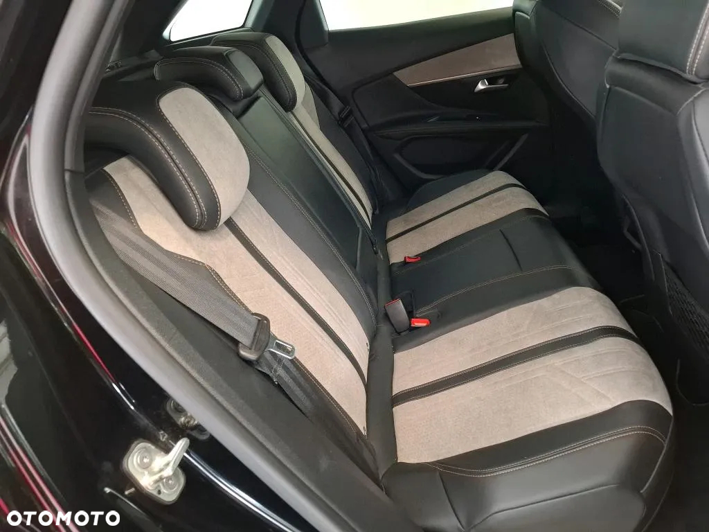 Peugeot 3008 Plug-In Hybrid 225 e-EAT8 GT - 9