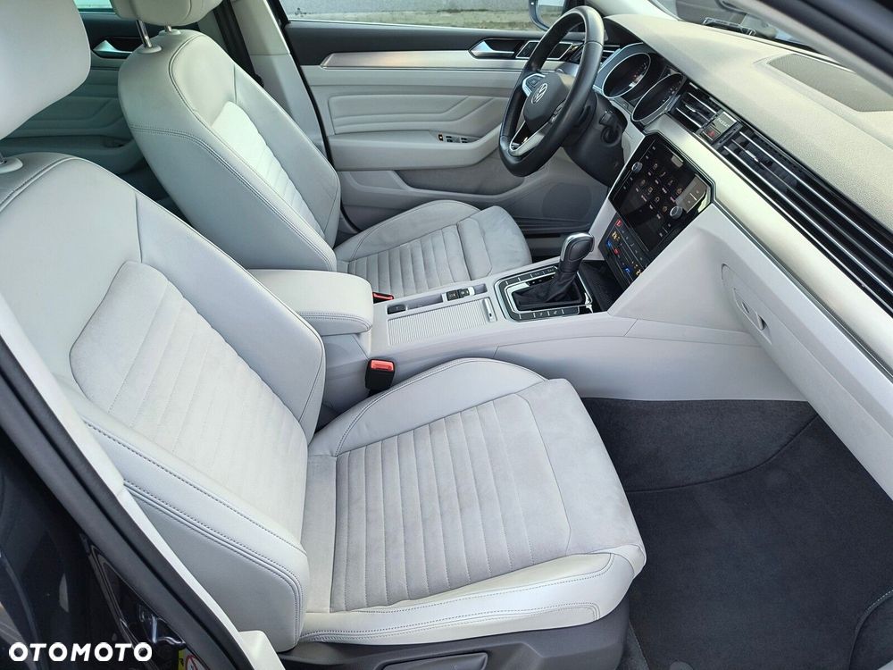 Volkswagen Passat 2.0 TDI Elegance DSG - 16