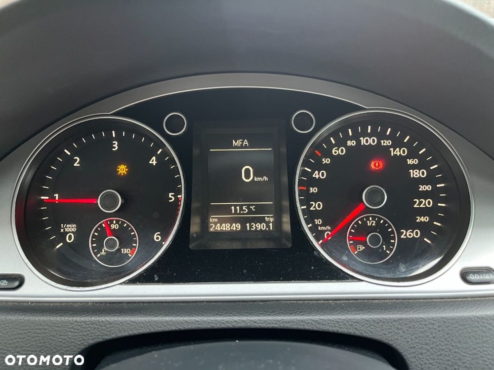 Volkswagen Passat - 8