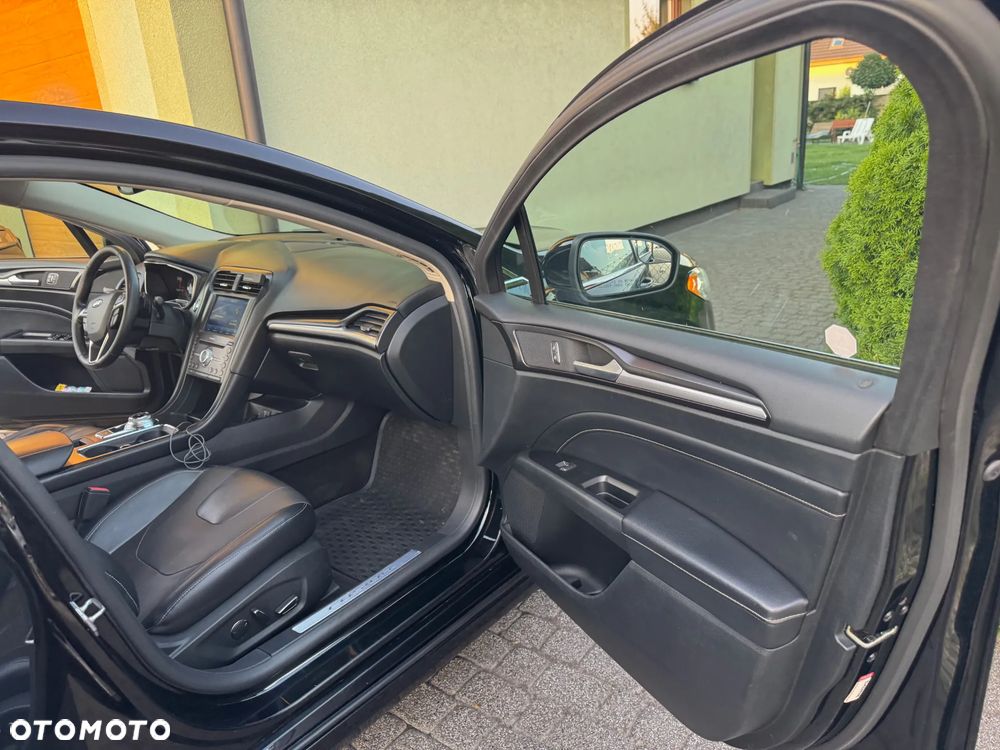 Ford Fusion - 14