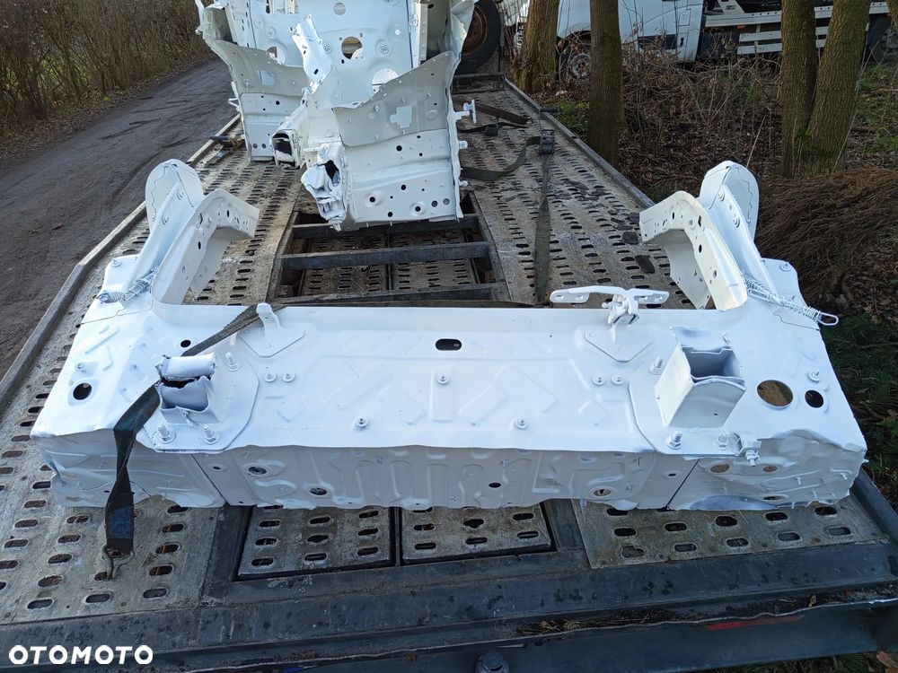 PAS TYLNY BMW X5 G05 F95 18- - 1