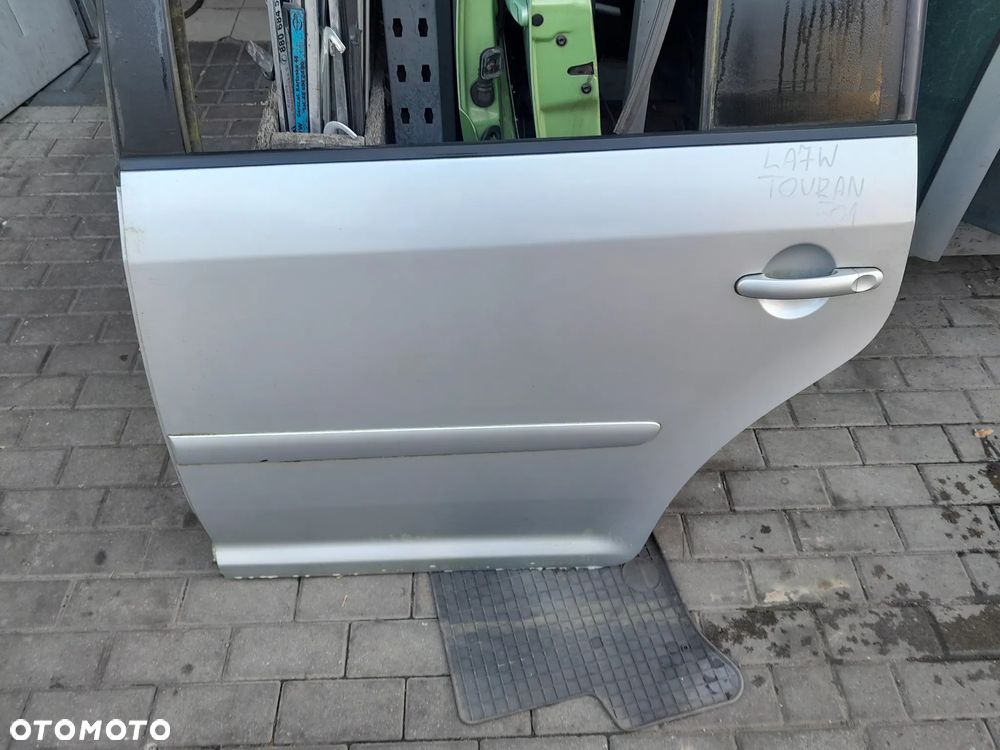 VW TOURAN DRZWI LEWE TYLNE LEWY TYŁ KOLOR: LA7W - 1