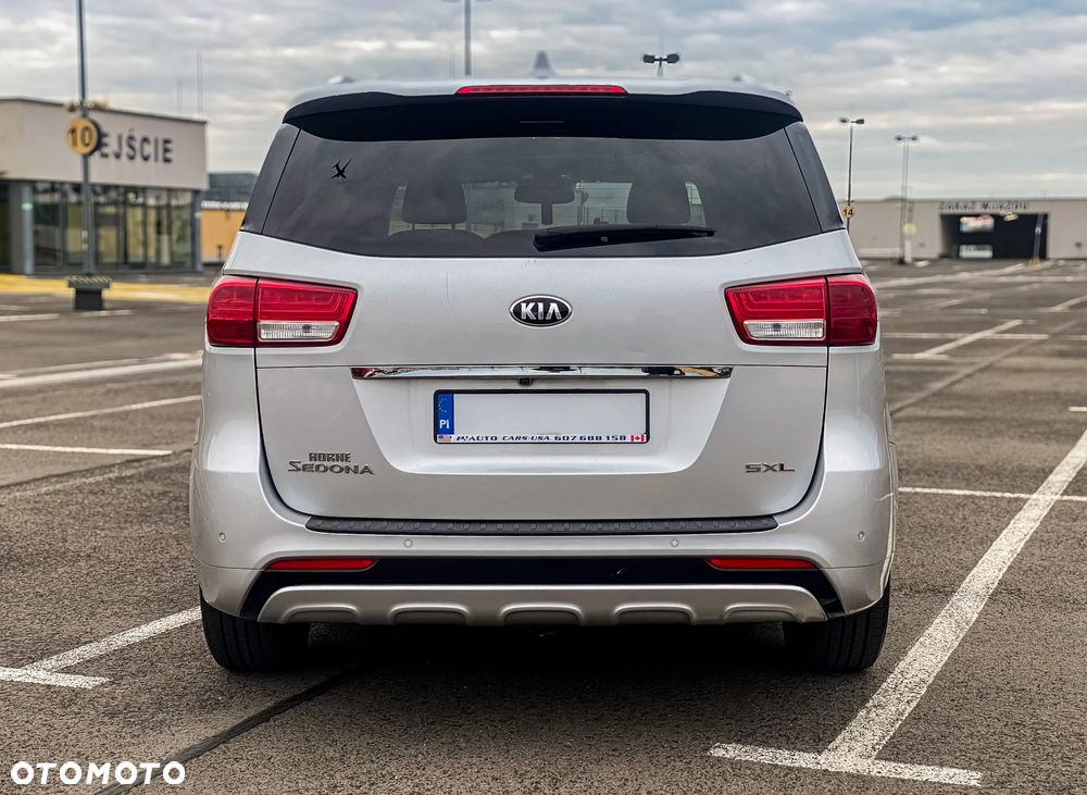 Kia Carnival - 6