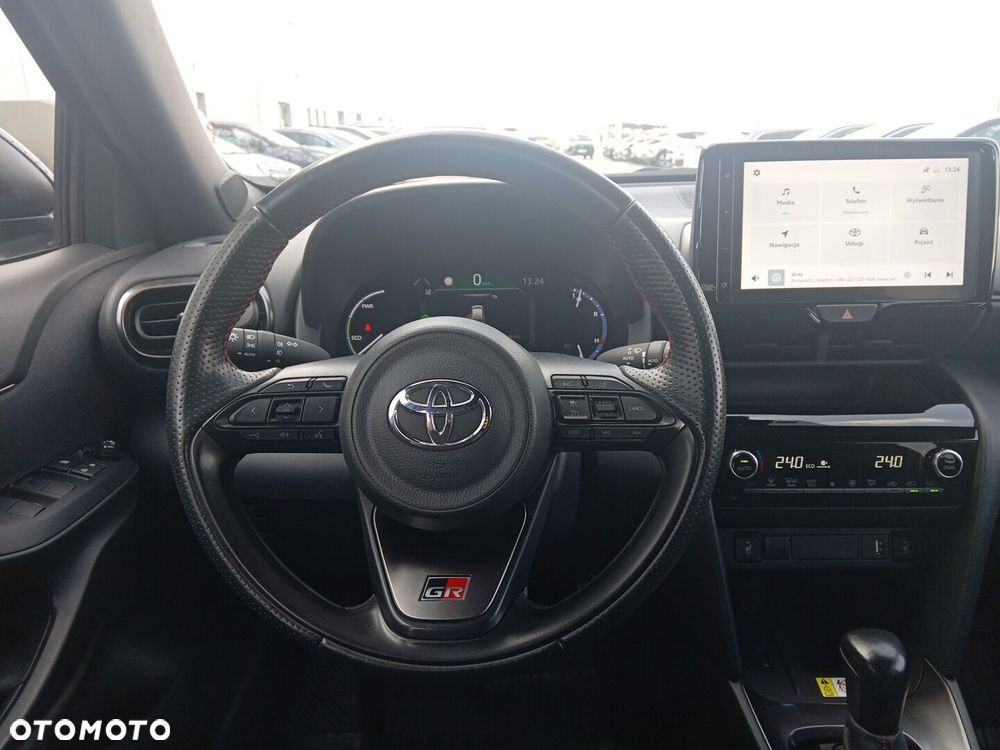 Toyota Yaris Cross - 16