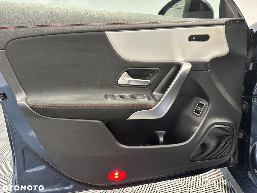 Mercedes-Benz CLA 200 AMG Line 7G-DCT - 11