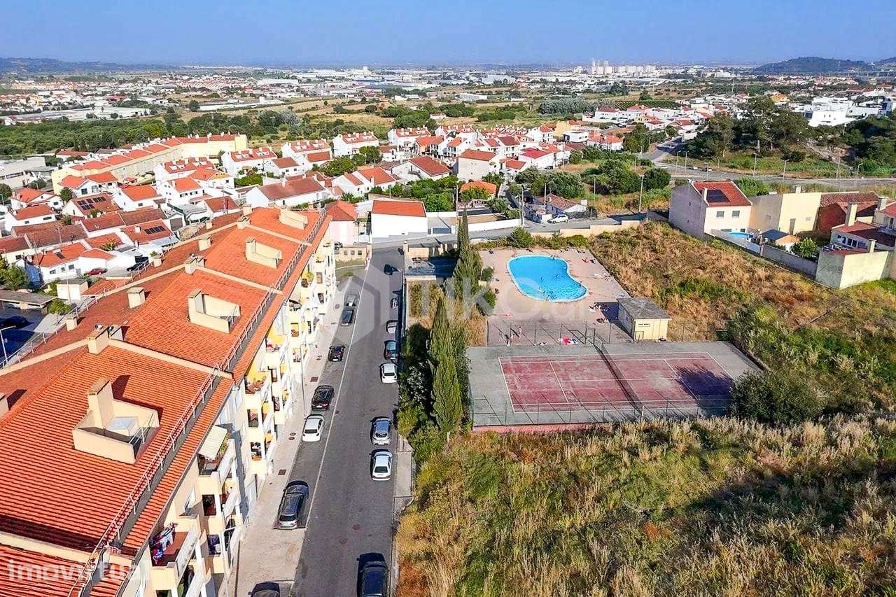 APARTAMENTO T2 EM CONDOMÍNIO PRIVADO COM PISCINA, CAMPO DE TÉNIS, 2 LU - Grande imagem: 4/52