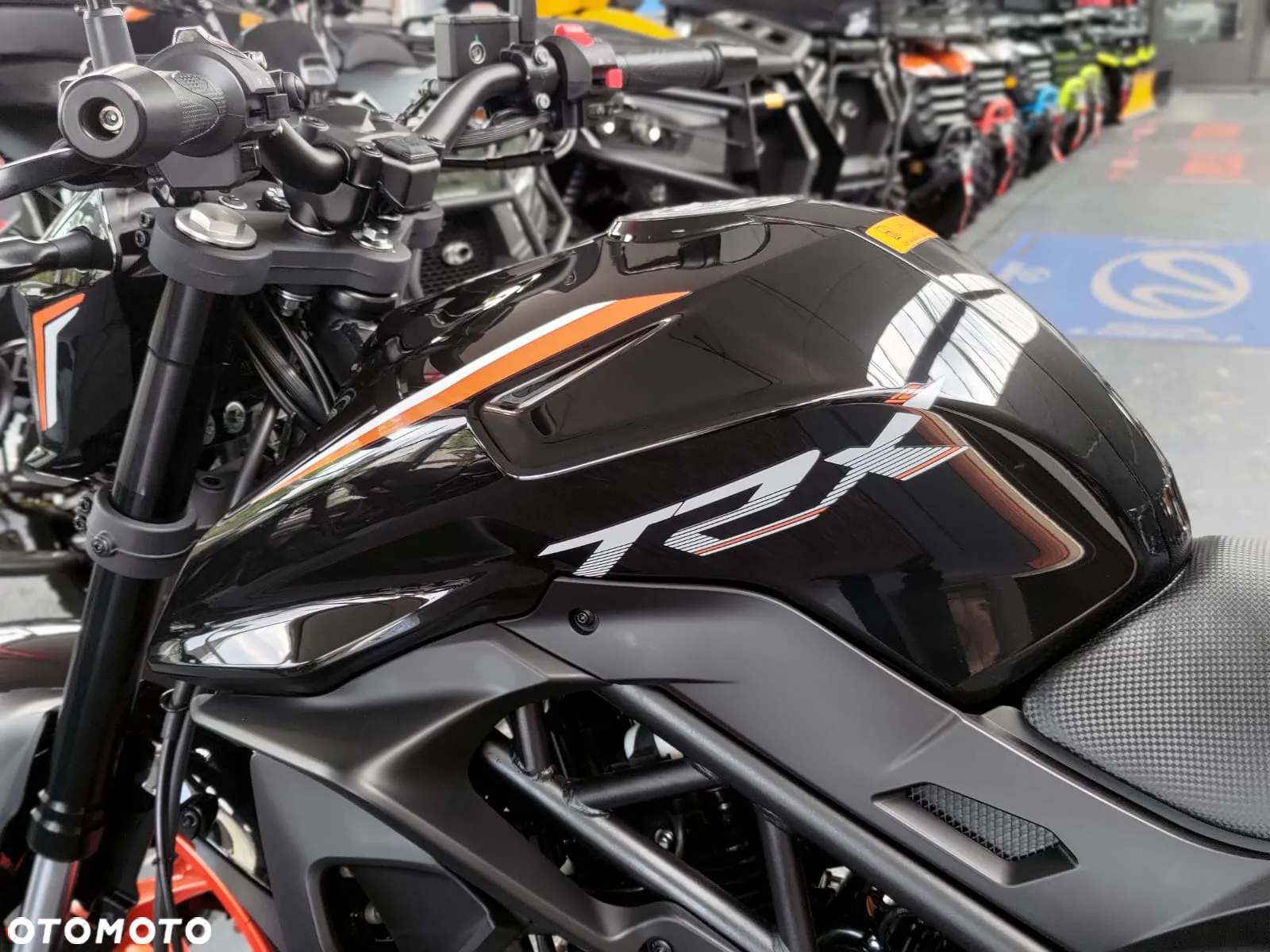 Benelli BN 125 - 23