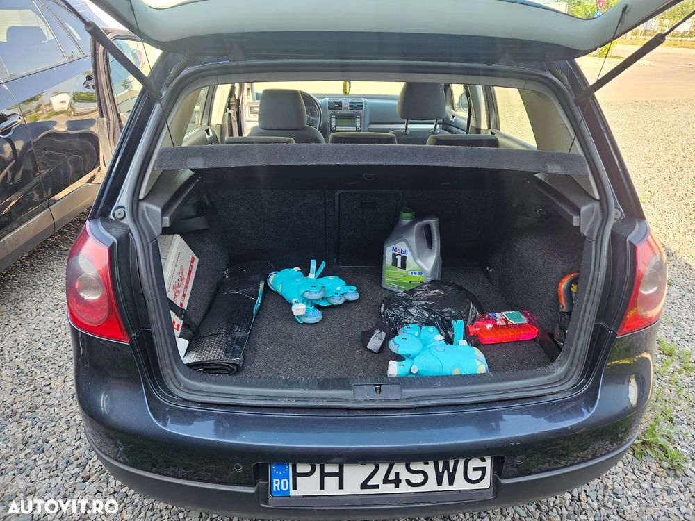Volkswagen Golf 2.0 TDI DSG Trendline - 11